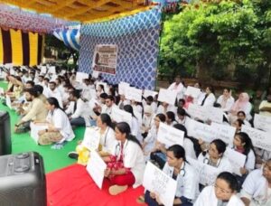 ఏపీలో అత్యవసర సేవలు బహిష్కరించనున్న జూనియర్ డాక్టర్లు